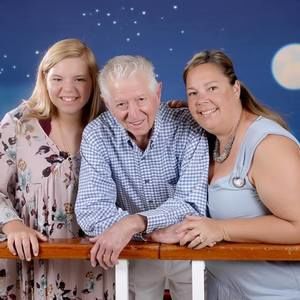 Meet your Posher, Hilary